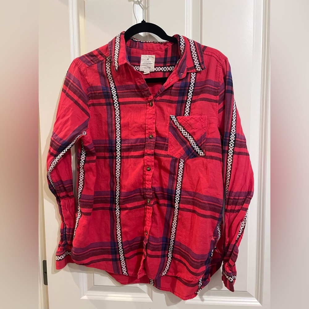 American Eagle vintage boyfriend 100% cotton button down plaid long sleeve top
